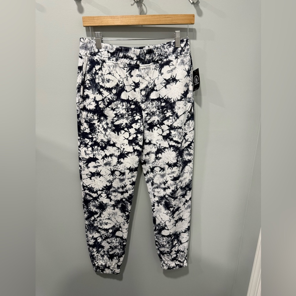 NWT boys size XL volcom sweatpants